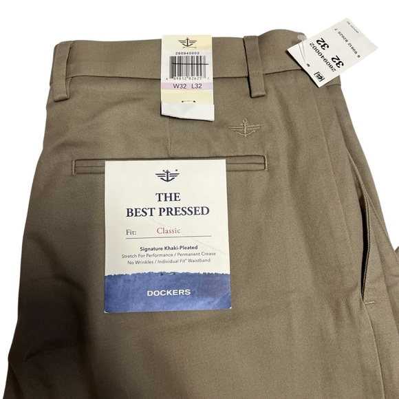 Dockers Classic NWT - Men’s Khaki Pants Sz.32W - Picture 2 of 5